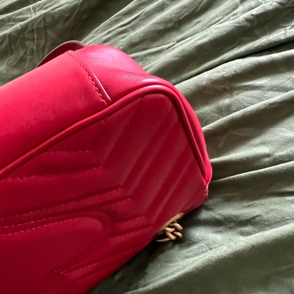 GUCCI Mini GG Marmont Matelassé Shoulder Bag "FIRM PRICE" - Picture 12 of 16